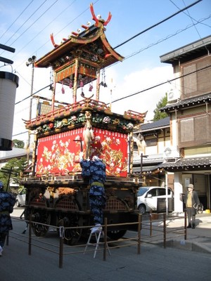 高山まつり行