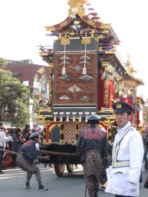 高山まつり行