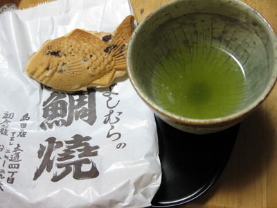 夜食に　鯛焼き
