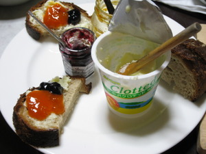 夕飯後・・・夜食
