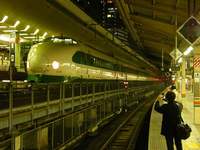ながら発車前東京駅で見たもの