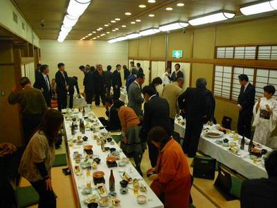 お世話になった保険会社社員の皆さんをお見送りする会