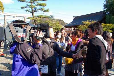 田縣神社の豊年祭・回る大男茎形・・・