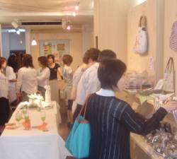 「花・香る食卓」展