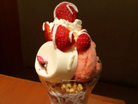 デニーズで夕食☆事情を抱えて桜と苺のザ・サンデー♪