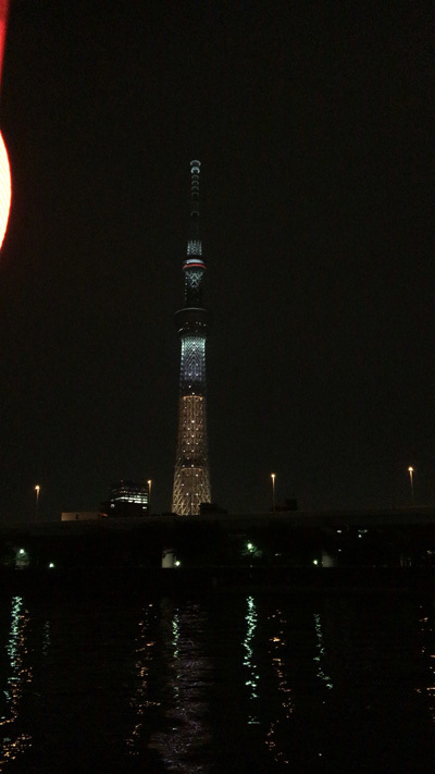 水面にスカイツリーが！