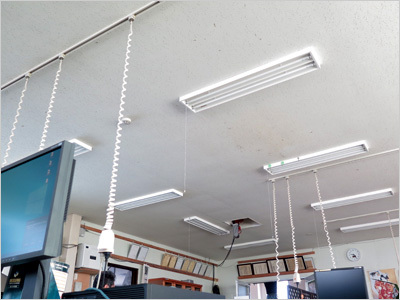 LED化前の事務所天井