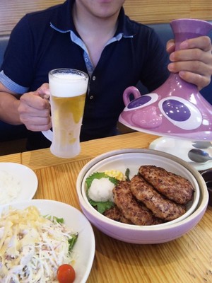 ﾊｸｼｮﾝ大魔王の昼飯は・・・