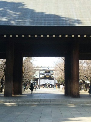 靖国神社へ