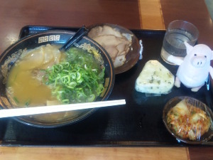 やっと昼飯を…