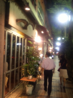 伊勢崎町へ…