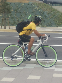 僕と山ぴーは車…連れはチャリンコで…