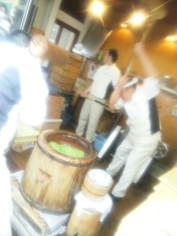 大仏カプチーノ⇒高速餅搗きへ 2011/04/03 17:50:27