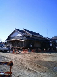 珍しく曳家発見