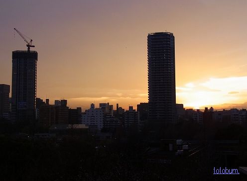 街の夕景。