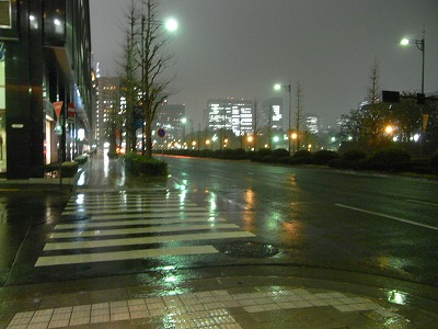 「東京へ行く」その３　～雨の街～