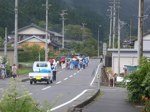 お盆の津具