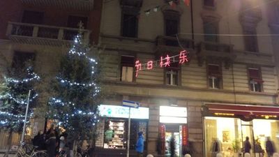 もうすぐクリスマス。街はあれこれと、、、