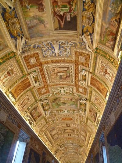 Roma  ヴァチカン美術館へ