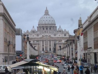 Roma  サンピエトロ寺院へ