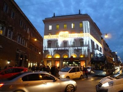 Roma  サンピエトロ寺院へ