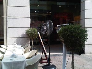 夏、ミラノ