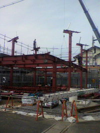 建て方初日。 2010/03/18 19:54:14