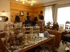 雑貨展一日目、荒れたお天気でした。