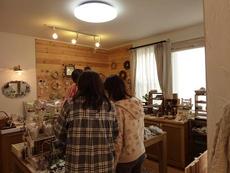 雑貨展一日目、荒れたお天気でした。