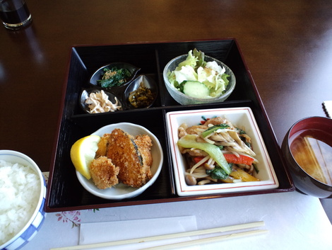 くつろぎ茶房　　珈　・　伊万里　さん　で　ランチ　☆