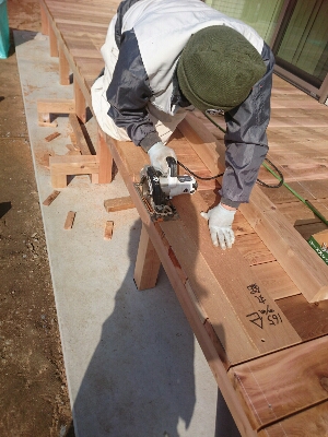 出張！デッキ工事♪