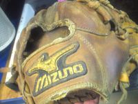野球グローブ修理(ヘリ革交換、親指掛紐交換)　325 2013/11/19 23:59:00