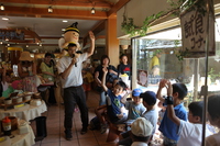 夏休み ミツバチ教室 が始まります♪　ミツバチを観察、見学しよ～～★ 2013/07/20 20:40:24