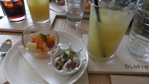 緑の中のカフェ